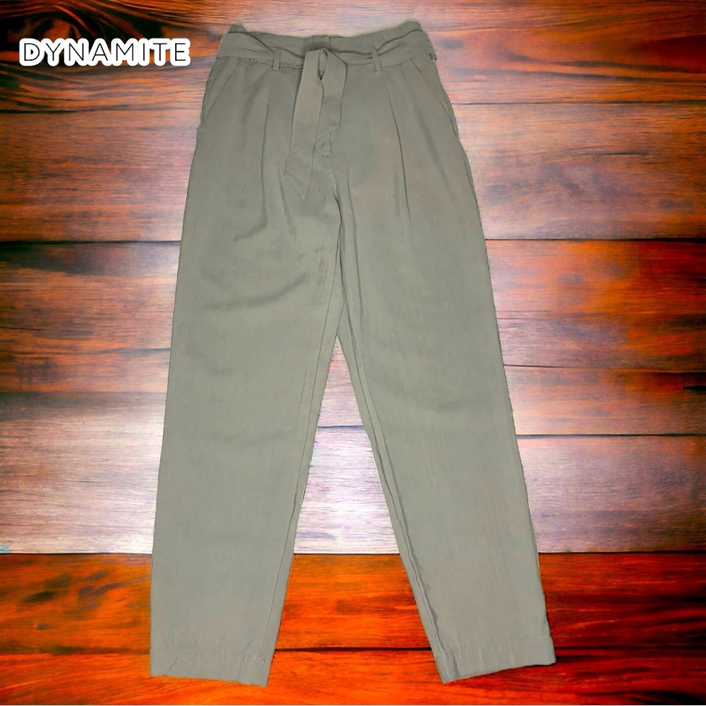 DYNAMITE Women’s grey belted trouser- Size 4